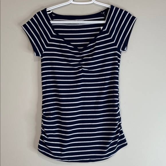 Old Navy Maternity NWT Ribbed Striped Top Navy White Cinch Front V-Neck Size M - Picture 10 of 10